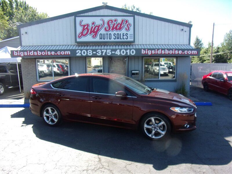 2015 - Ford - Fusion - $15,950