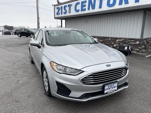 2019 - Ford - Fusion - $15,898